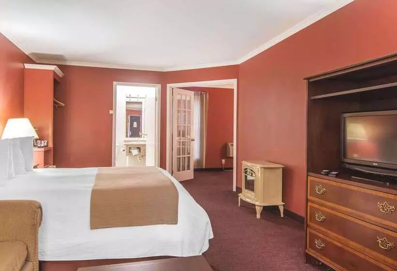 汽车旅馆  Rodeway Inn King William