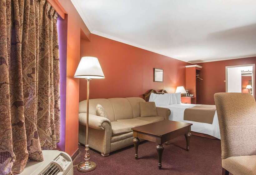 מוטל Rodeway Inn King William