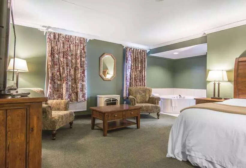 汽车旅馆  Rodeway Inn King William