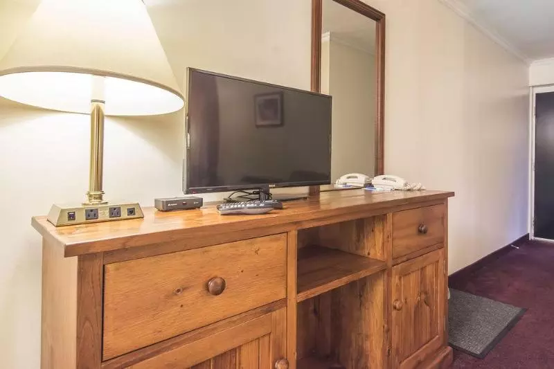 汽车旅馆  Rodeway Inn King William