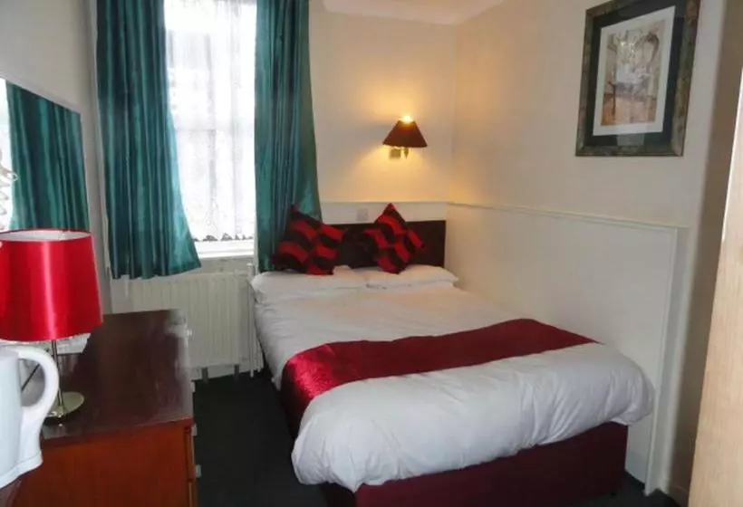 בית מלון כפרי Clifton Court