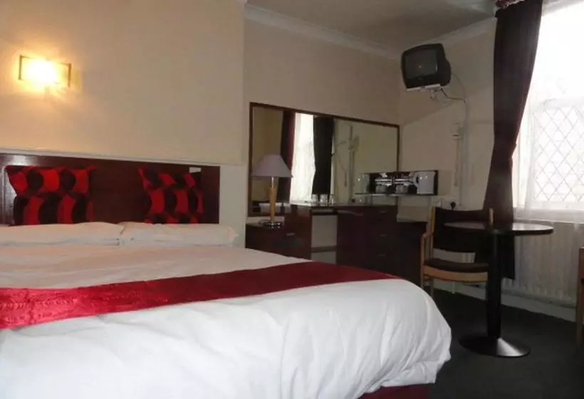 בית מלון כפרי Clifton Court