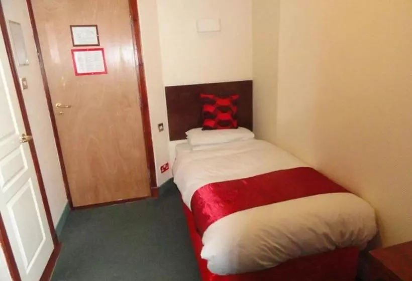 בית מלון כפרי Clifton Court