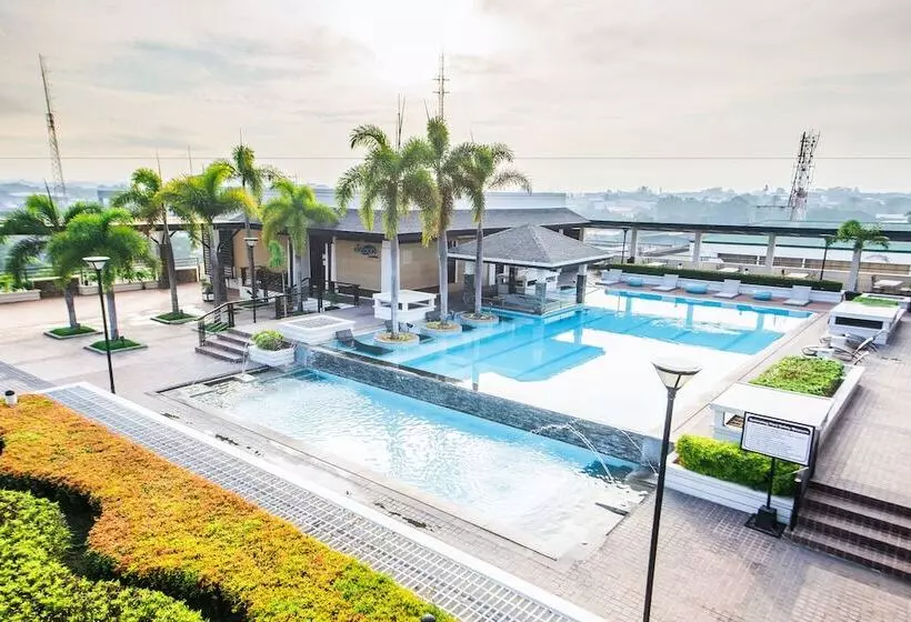 L Fisher Hotel Bacolod