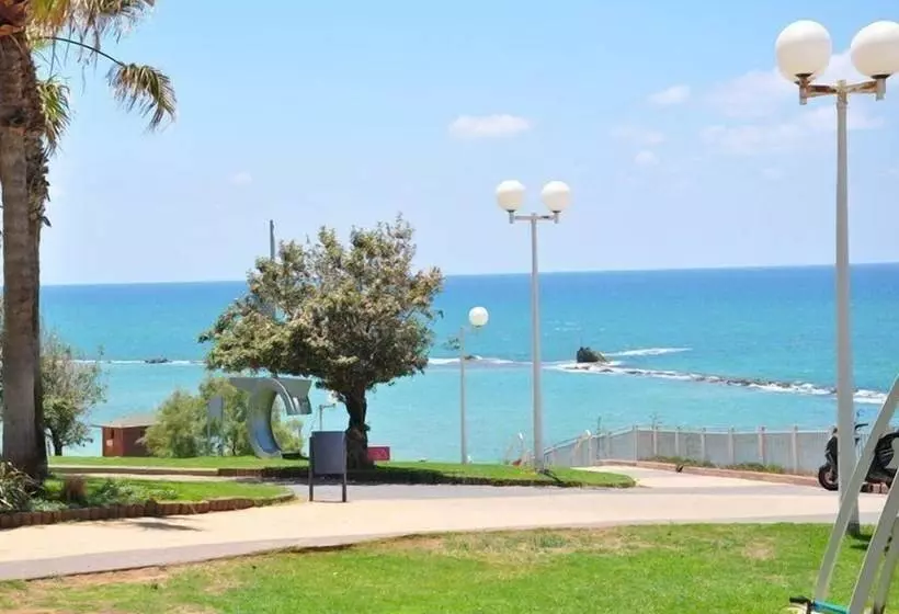Hotelli Suites Bat Yam