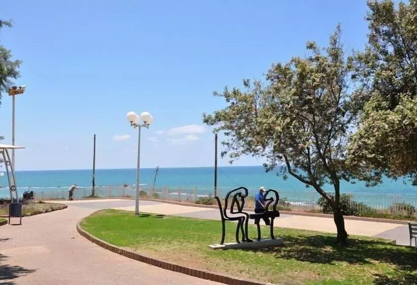 Hotelli Suites Bat Yam