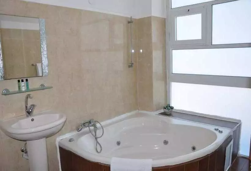 Hotelli Suites Bat Yam