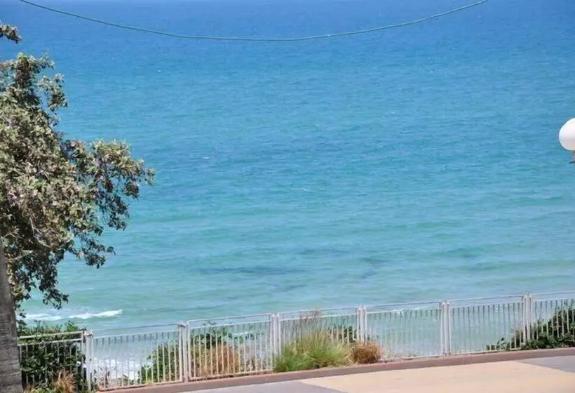 Hotelli Suites Bat Yam