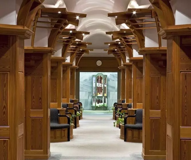 渡假胜地  Ensana Thermal Heviz