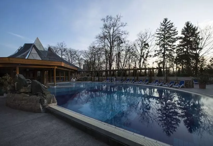 渡假胜地  Ensana Thermal Heviz