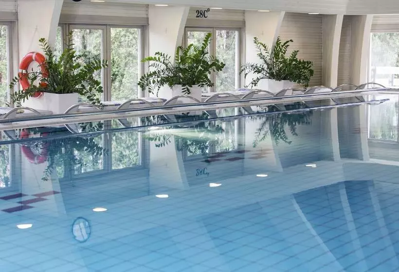 渡假胜地  Ensana Thermal Heviz