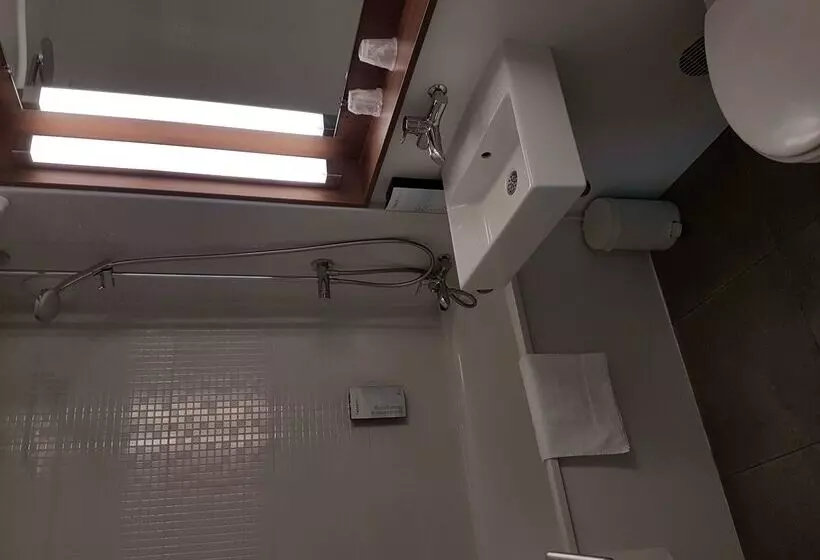 فندق Campanile Clermont Ferrand Sud Issoire