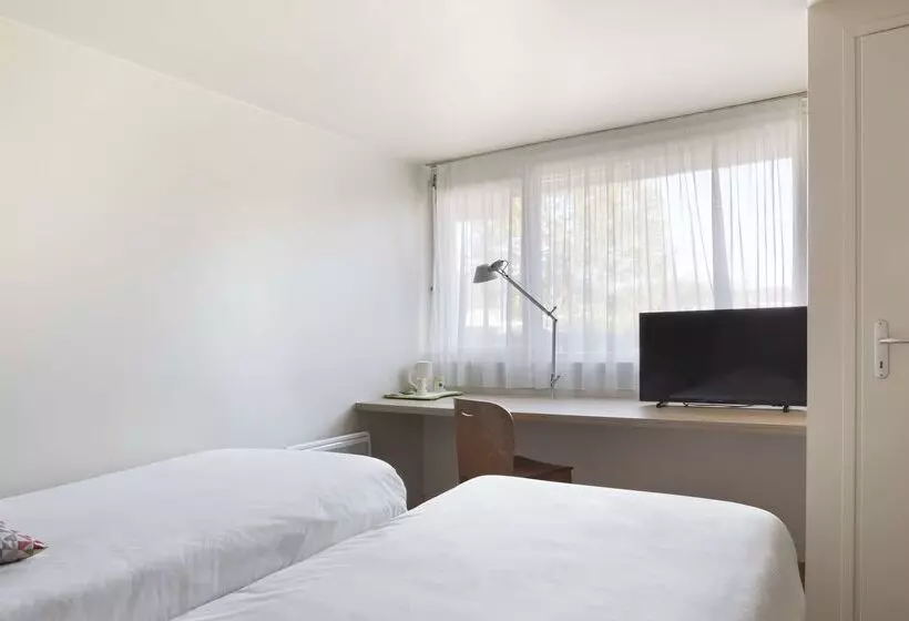 Отель Campanile Dole