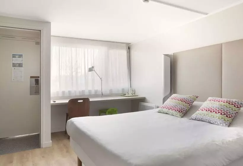 Отель Campanile Dole