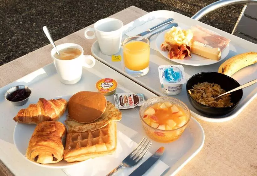 Отель Campanile Dole