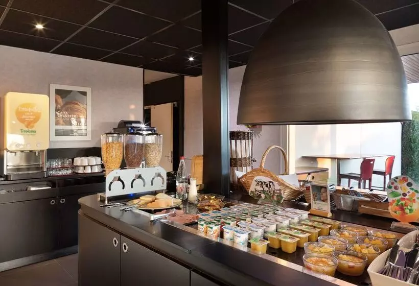 Отель Campanile Dole