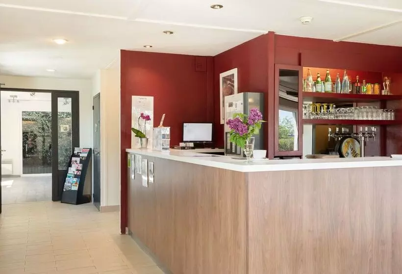 Отель Campanile Dole