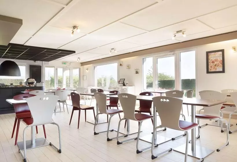 Отель Campanile Dole