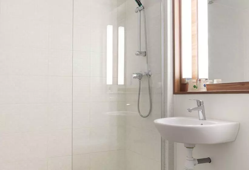 Отель Campanile Dole