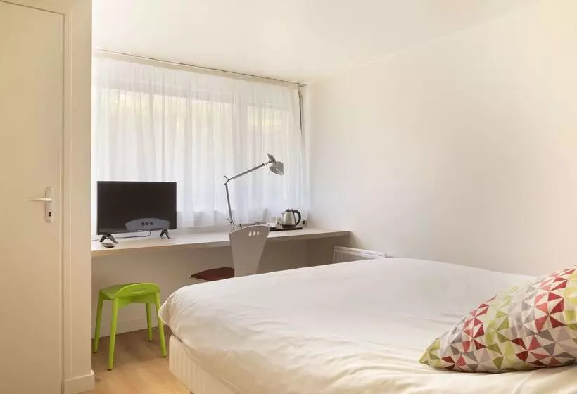 Отель Campanile Dole