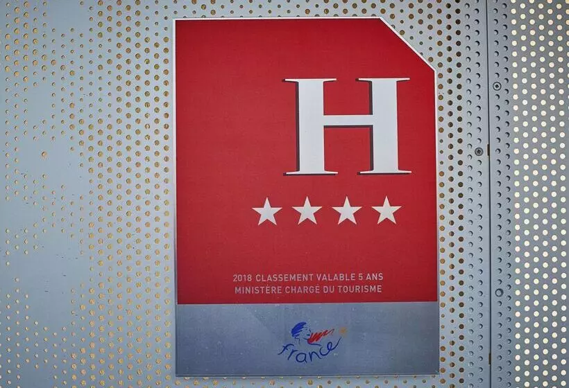 Отель Campanile Le Bourget – Airport