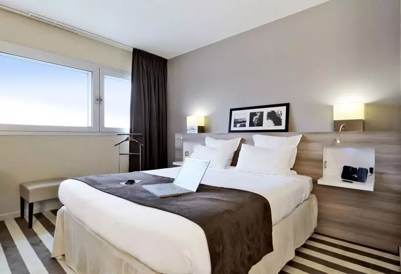 Отель Campanile Le Bourget – Airport