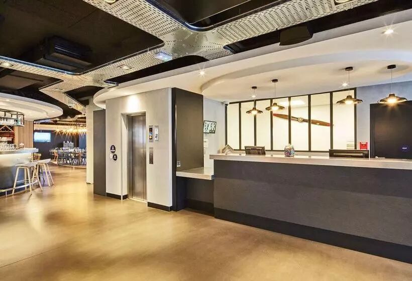 Отель Campanile Le Bourget – Airport