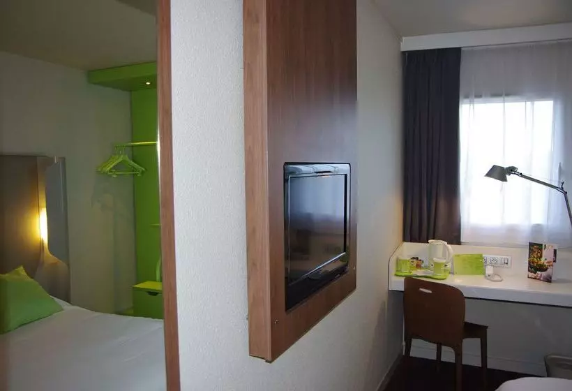 בית מלון כפרי Campanile Lyon Ouest Tassin