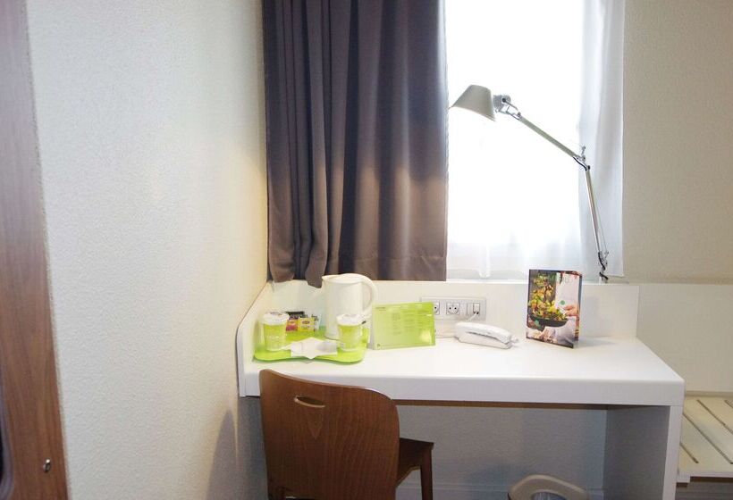 هتل Campanile Lyon Ouest Tassin