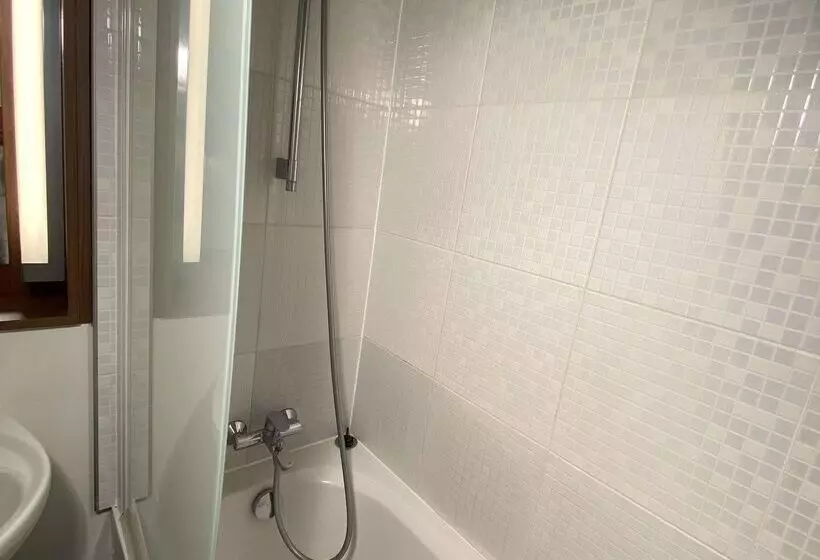 هتل Campanile Nantes ~ Rezé Aéroport