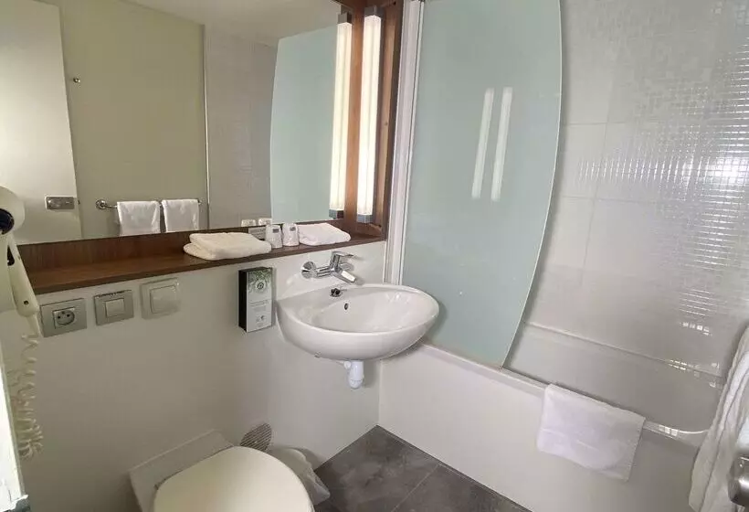 هتل Campanile Nantes ~ Rezé Aéroport