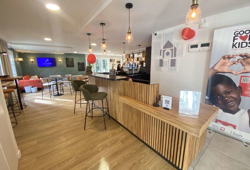 Отель Campanile Nantes ~ Rezé Aéroport