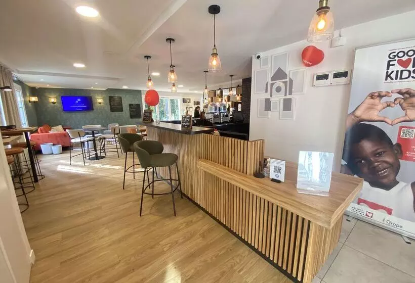 هتل Campanile Nantes ~ Rezé Aéroport