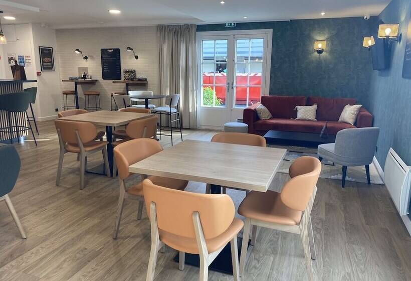 Отель Campanile Nantes ~ Rezé Aéroport