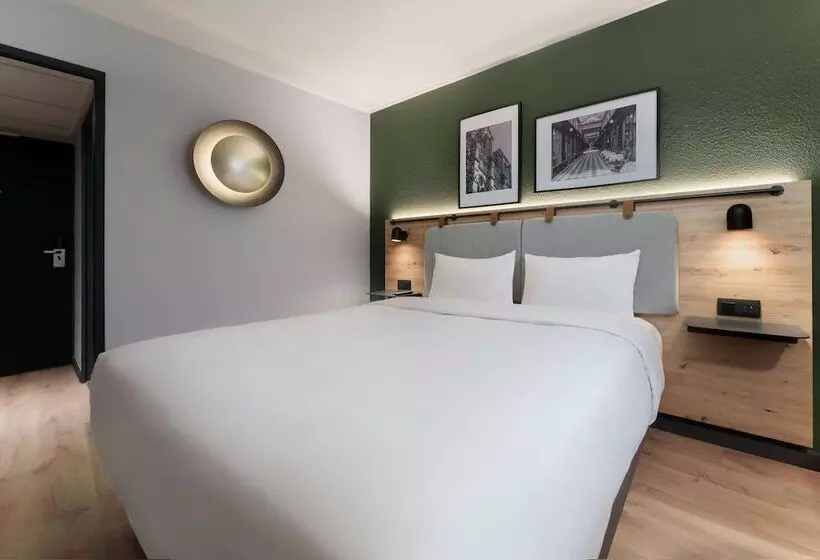 ホテル Campanile Paris Ouest  Gennevilliers Port