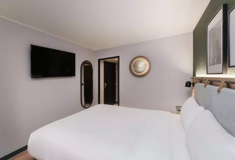 ホテル Campanile Paris Ouest  Gennevilliers Port