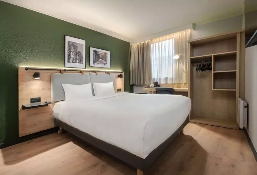 ホテル Campanile Paris Ouest  Gennevilliers Port