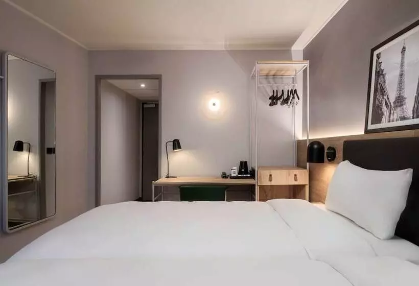 ホテル Campanile Paris Ouest  Gennevilliers Port