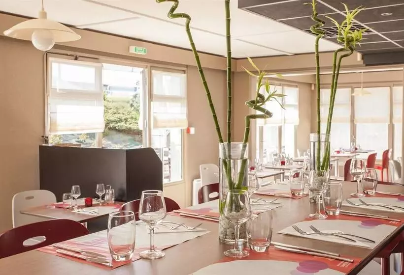 Отель Campanile Poitiers