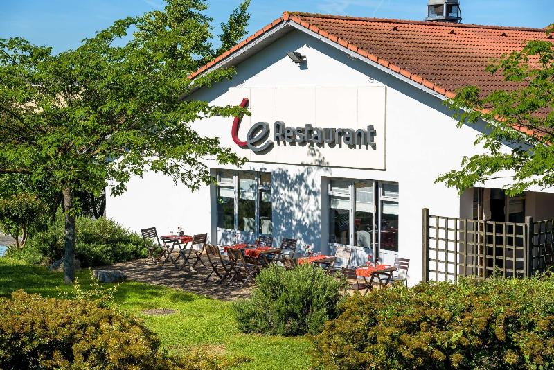 Отель Campanile Toulouse Sesquieres