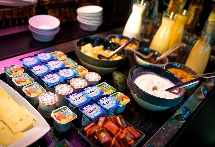 Отель Campanile Toulouse Sesquieres