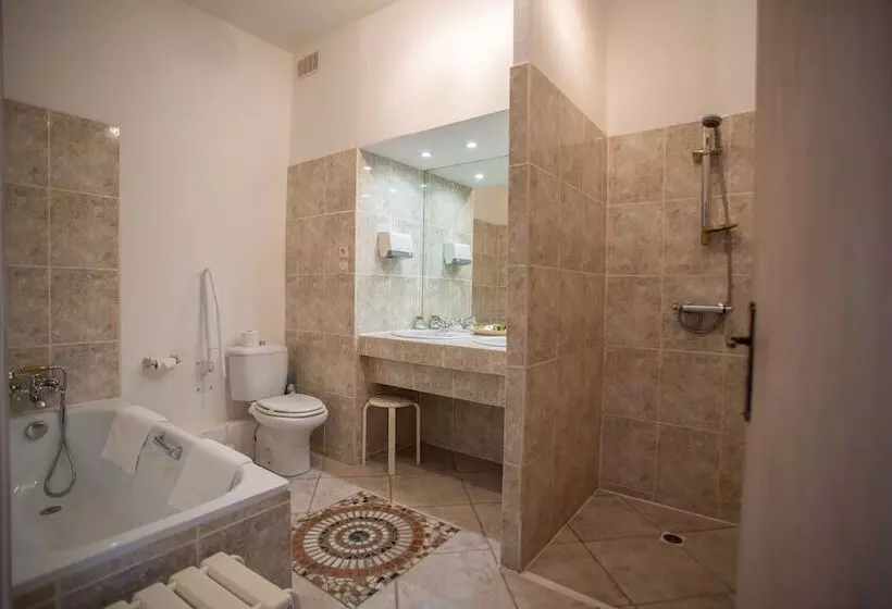 Отель Hôtellerie Du Château De Floure & Spa