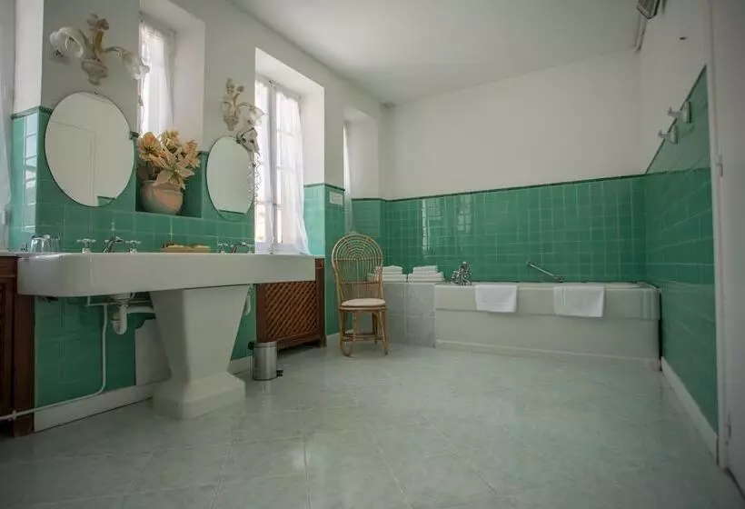 Отель Hôtellerie Du Château De Floure & Spa