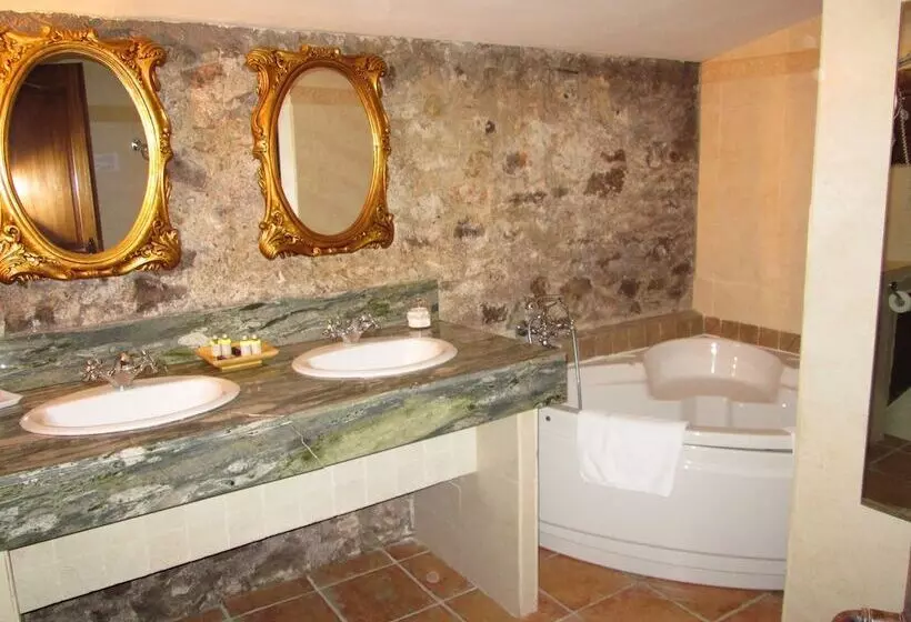 Отель Hôtellerie Du Château De Floure & Spa