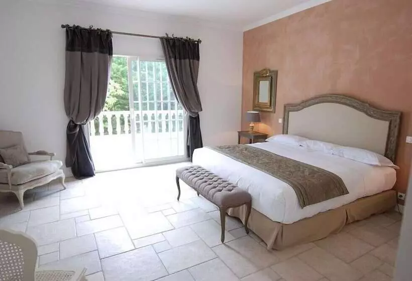 Отель Hôtellerie Du Château De Floure & Spa