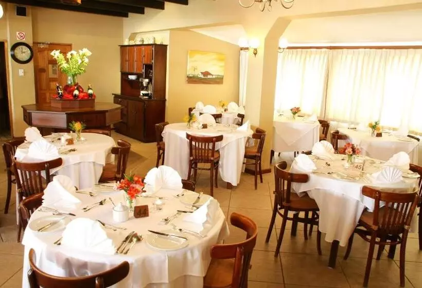 Отель Eight Bells Mountain Inn