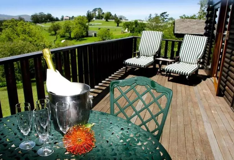 Отель Eight Bells Mountain Inn