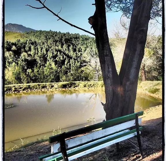 Отель Eight Bells Mountain Inn