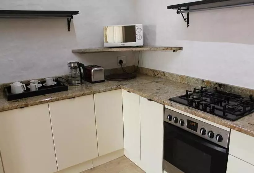 호텔 Fernando S Guest House