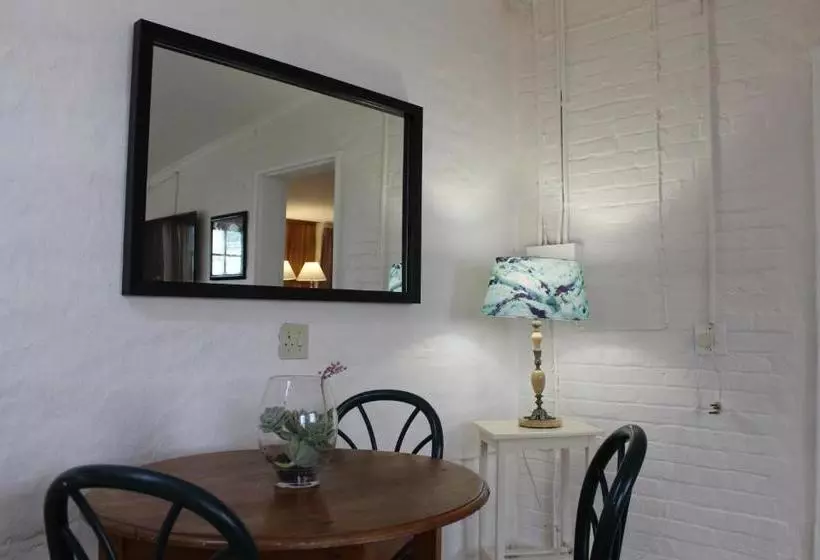 호텔 Fernando S Guest House